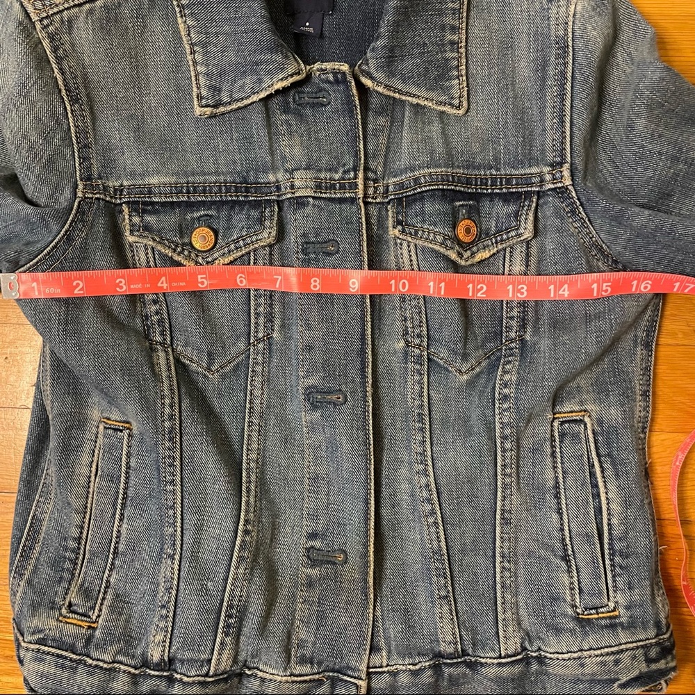 GAP Distressed Classic Blue Denim Jean Jacket Small - Picture 9 of 13
